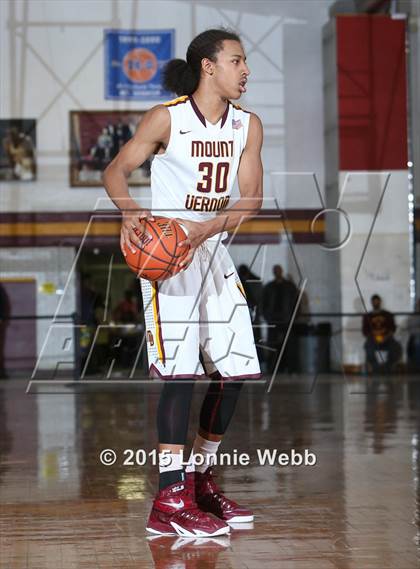 Thumbnail 1 in Mamaroneck vs Mt. Vernon (Coaches vs Cancer Super Classic) photogallery.
