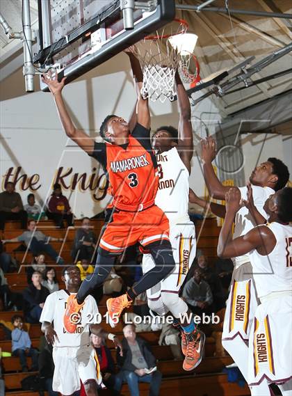 Thumbnail 3 in Mamaroneck vs Mt. Vernon (Coaches vs Cancer Super Classic) photogallery.