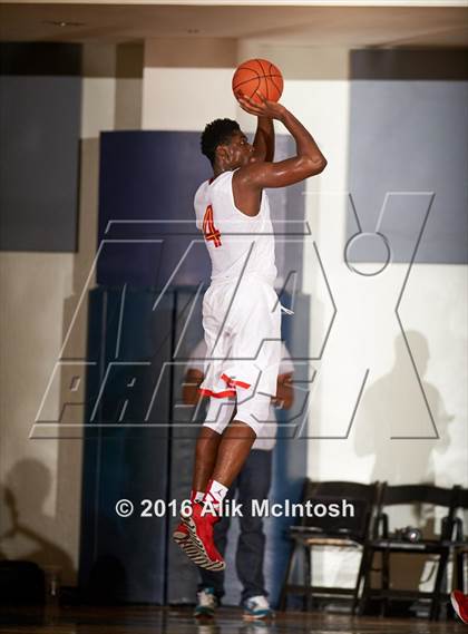 Thumbnail 2 in Providence Day vs. Oak Hill Academy (Phenom Hoops National Showcase) photogallery.