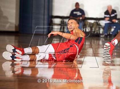 Thumbnail 2 in Providence Day vs. Oak Hill Academy (Phenom Hoops National Showcase) photogallery.