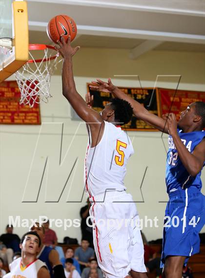 Thumbnail 1 in Serra vs. Fairfax (Fairfax State Preview) photogallery.