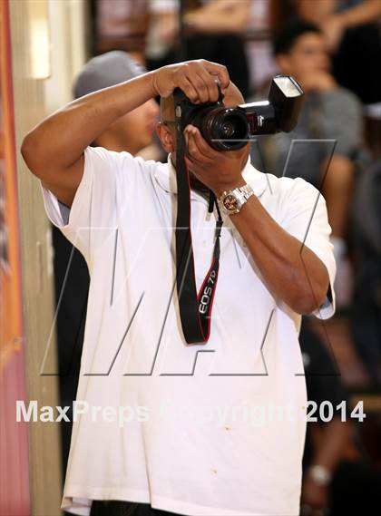 Thumbnail 1 in Serra vs. Fairfax (Fairfax State Preview) photogallery.
