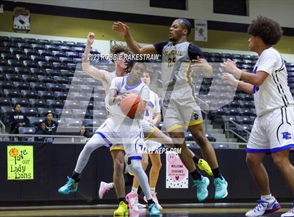 Thumbnail 3 in Crandall vs Dallas Christian (Kaufman Holiday Tournament) photogallery.