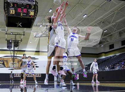 Thumbnail 2 in Crandall vs Dallas Christian (Kaufman Holiday Tournament) photogallery.
