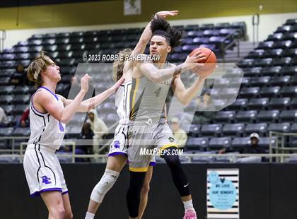 Thumbnail 2 in Crandall vs Dallas Christian (Kaufman Holiday Tournament) photogallery.