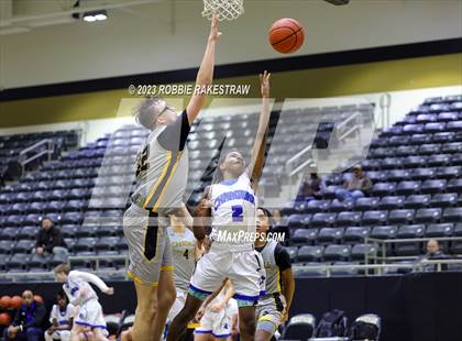 Thumbnail 3 in Crandall vs Dallas Christian (Kaufman Holiday Tournament) photogallery.