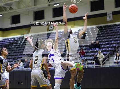Thumbnail 2 in Crandall vs Dallas Christian (Kaufman Holiday Tournament) photogallery.