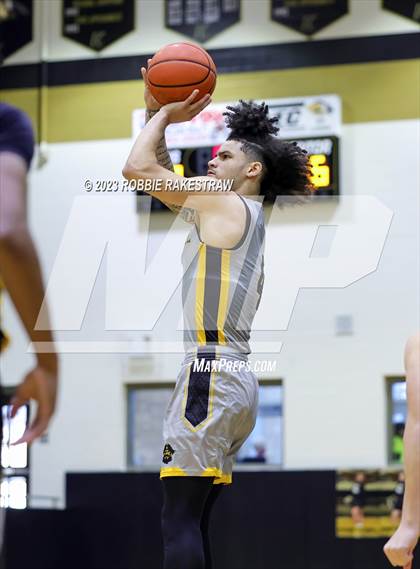 Thumbnail 2 in Crandall vs Dallas Christian (Kaufman Holiday Tournament) photogallery.