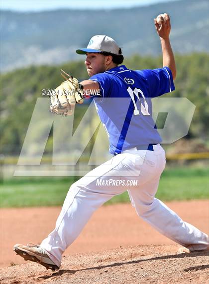 Thumbnail 3 in Questa @ Penasco photogallery.