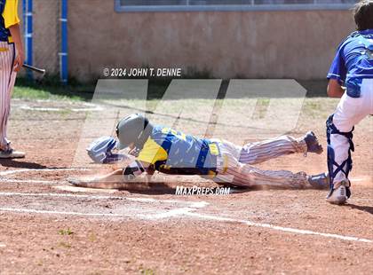 Thumbnail 2 in Questa @ Penasco photogallery.