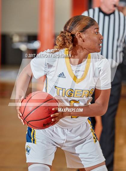 Thumbnail 3 in St. Francis vs. Inderkum (Roseville Elite Showcase) photogallery.