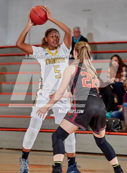 Thumbnail 3 in St. Francis vs. Inderkum (Roseville Elite Showcase) photogallery.