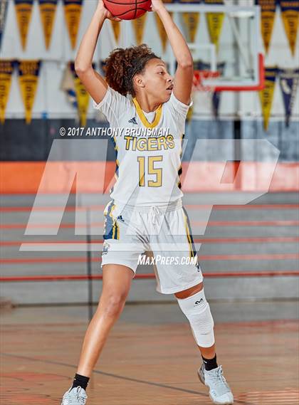 Thumbnail 3 in St. Francis vs. Inderkum (Roseville Elite Showcase) photogallery.