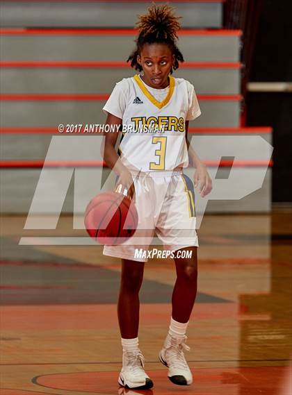 Thumbnail 2 in St. Francis vs. Inderkum (Roseville Elite Showcase) photogallery.