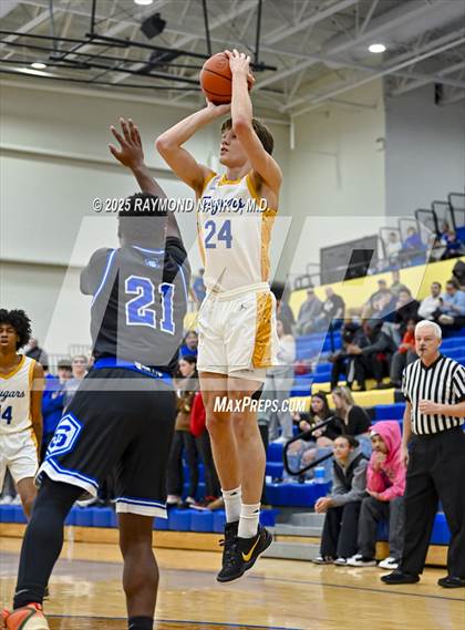 Thumbnail 3 in Indianapolis Shortridge @ Greenfield-Central photogallery.