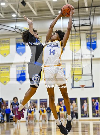 Thumbnail 1 in Indianapolis Shortridge @ Greenfield-Central photogallery.