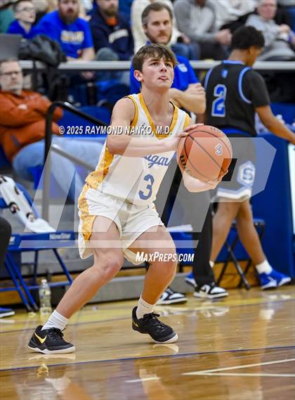 Thumbnail 3 in Indianapolis Shortridge @ Greenfield-Central photogallery.