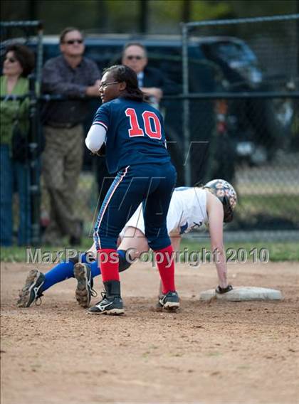 Thumbnail 1 in Lamar @ Episcopal photogallery.