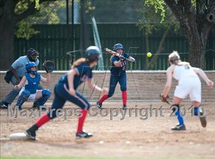 Thumbnail 1 in Lamar @ Episcopal photogallery.
