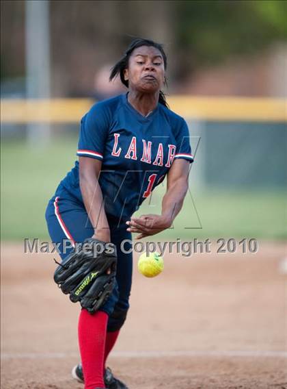 Thumbnail 1 in Lamar @ Episcopal photogallery.