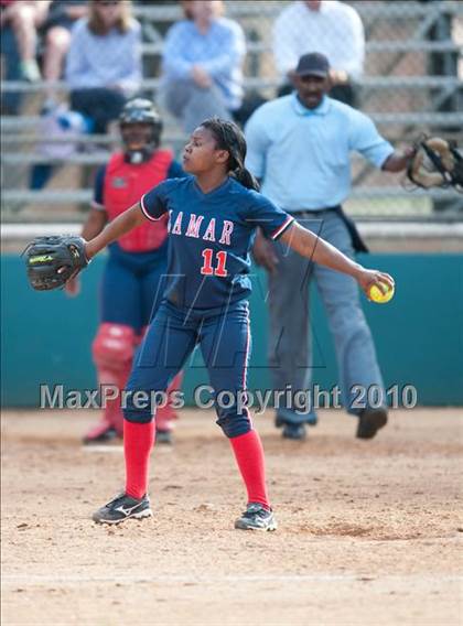 Thumbnail 1 in Lamar @ Episcopal photogallery.