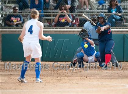 Thumbnail 1 in Lamar @ Episcopal photogallery.