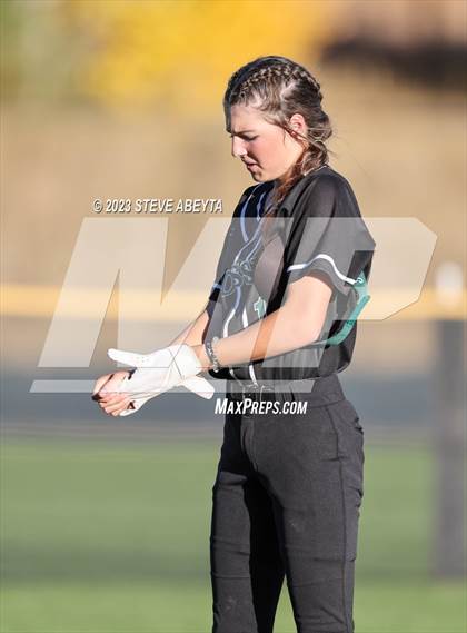 Thumbnail 1 in Fossil Ridge vs. Cherokee Trail (CHSAA 5A Second Round) photogallery.