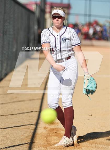 Thumbnail 1 in Fossil Ridge vs. Cherokee Trail (CHSAA 5A Second Round) photogallery.