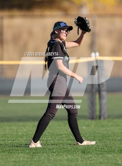 Thumbnail 3 in Fossil Ridge vs. Cherokee Trail (CHSAA 5A Second Round) photogallery.