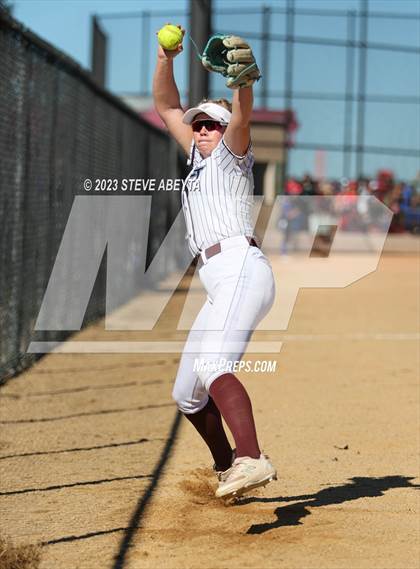 Thumbnail 2 in Fossil Ridge vs. Cherokee Trail (CHSAA 5A Second Round) photogallery.