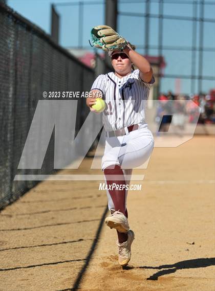 Thumbnail 3 in Fossil Ridge vs. Cherokee Trail (CHSAA 5A Second Round) photogallery.