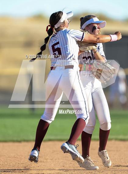 Thumbnail 2 in Fossil Ridge vs. Cherokee Trail (CHSAA 5A Second Round) photogallery.