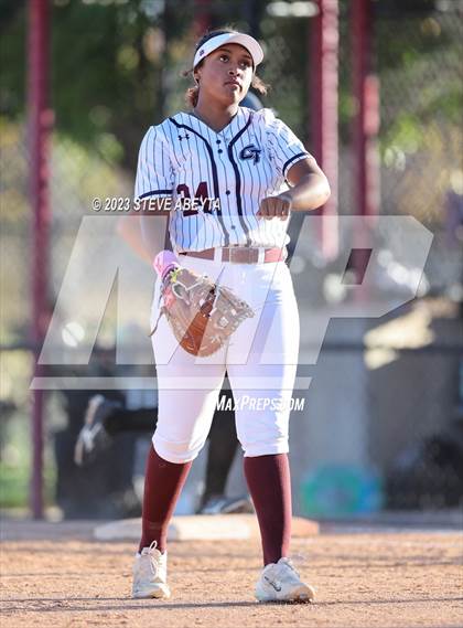 Thumbnail 1 in Fossil Ridge vs. Cherokee Trail (CHSAA 5A Second Round) photogallery.