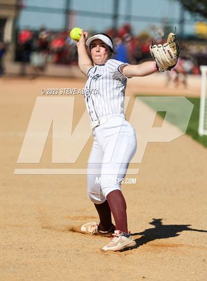 Thumbnail 1 in Fossil Ridge vs. Cherokee Trail (CHSAA 5A Second Round) photogallery.
