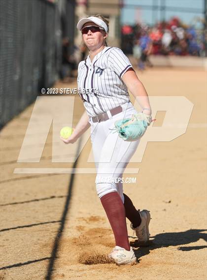 Thumbnail 1 in Fossil Ridge vs. Cherokee Trail (CHSAA 5A Second Round) photogallery.