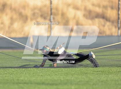 Thumbnail 1 in Fossil Ridge vs. Cherokee Trail (CHSAA 5A Second Round) photogallery.