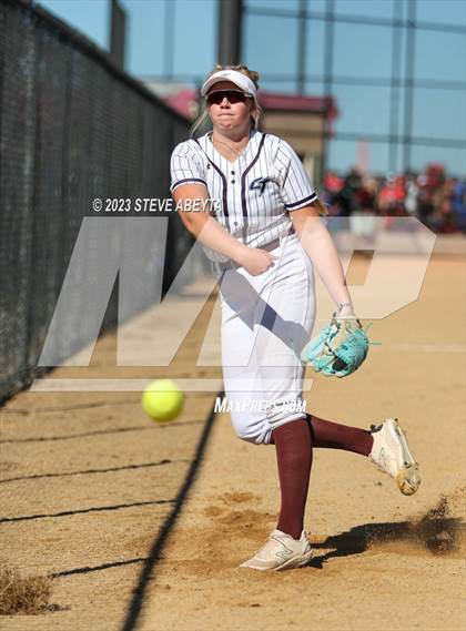 Thumbnail 1 in Fossil Ridge vs. Cherokee Trail (CHSAA 5A Second Round) photogallery.