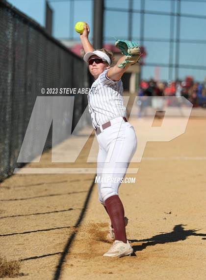 Thumbnail 3 in Fossil Ridge vs. Cherokee Trail (CHSAA 5A Second Round) photogallery.