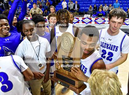 Thumbnail 3 in Nevada vs. Izard County (AAA 1A State Final) photogallery.