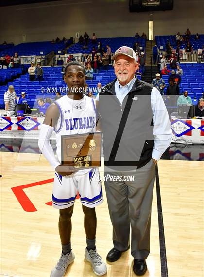 Thumbnail 2 in Nevada vs. Izard County (AAA 1A State Final) photogallery.