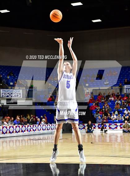 Thumbnail 3 in Nevada vs. Izard County (AAA 1A State Final) photogallery.