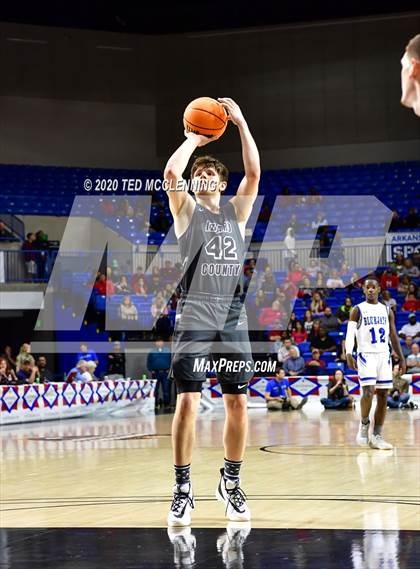 Thumbnail 3 in Nevada vs. Izard County (AAA 1A State Final) photogallery.