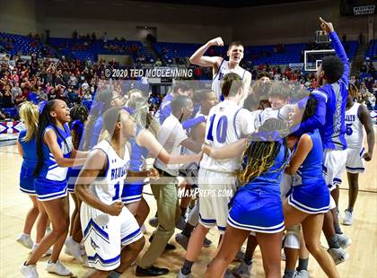 Thumbnail 2 in Nevada vs. Izard County (AAA 1A State Final) photogallery.