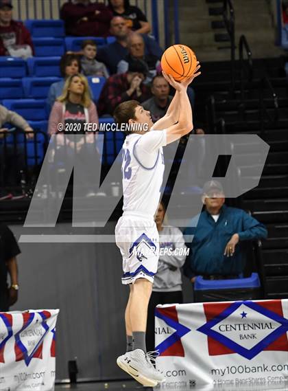 Thumbnail 1 in Nevada vs. Izard County (AAA 1A State Final) photogallery.