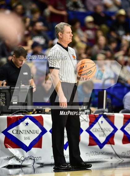Thumbnail 2 in Nevada vs. Izard County (AAA 1A State Final) photogallery.