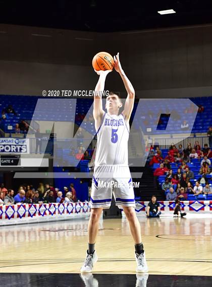 Thumbnail 3 in Nevada vs. Izard County (AAA 1A State Final) photogallery.