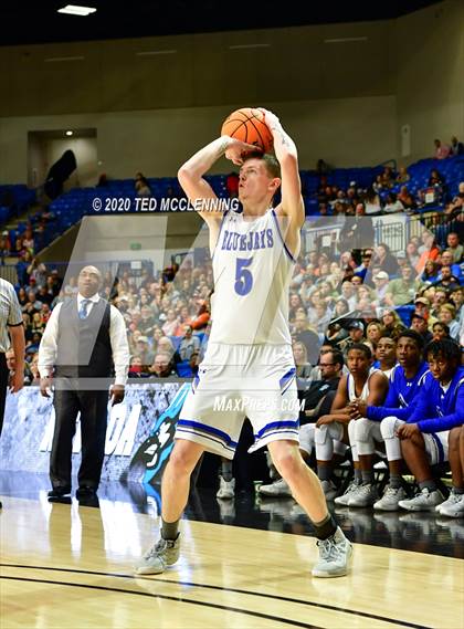 Thumbnail 1 in Nevada vs. Izard County (AAA 1A State Final) photogallery.