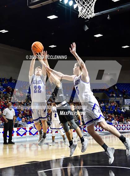 Thumbnail 2 in Nevada vs. Izard County (AAA 1A State Final) photogallery.