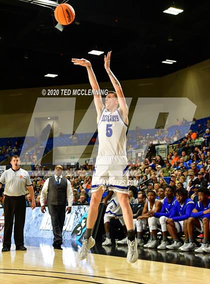Thumbnail 3 in Nevada vs. Izard County (AAA 1A State Final) photogallery.