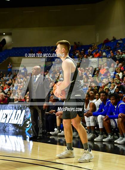Thumbnail 1 in Nevada vs. Izard County (AAA 1A State Final) photogallery.